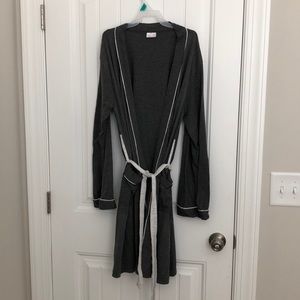Maternity robe